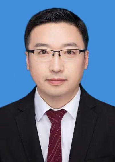 李建军照片
